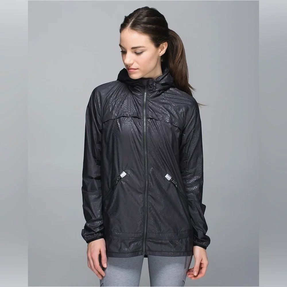 Lululemon Miss Misty Jacket II Desert Snake Embossed Black Rain Coat Hooded XS - Picture 1 of 16